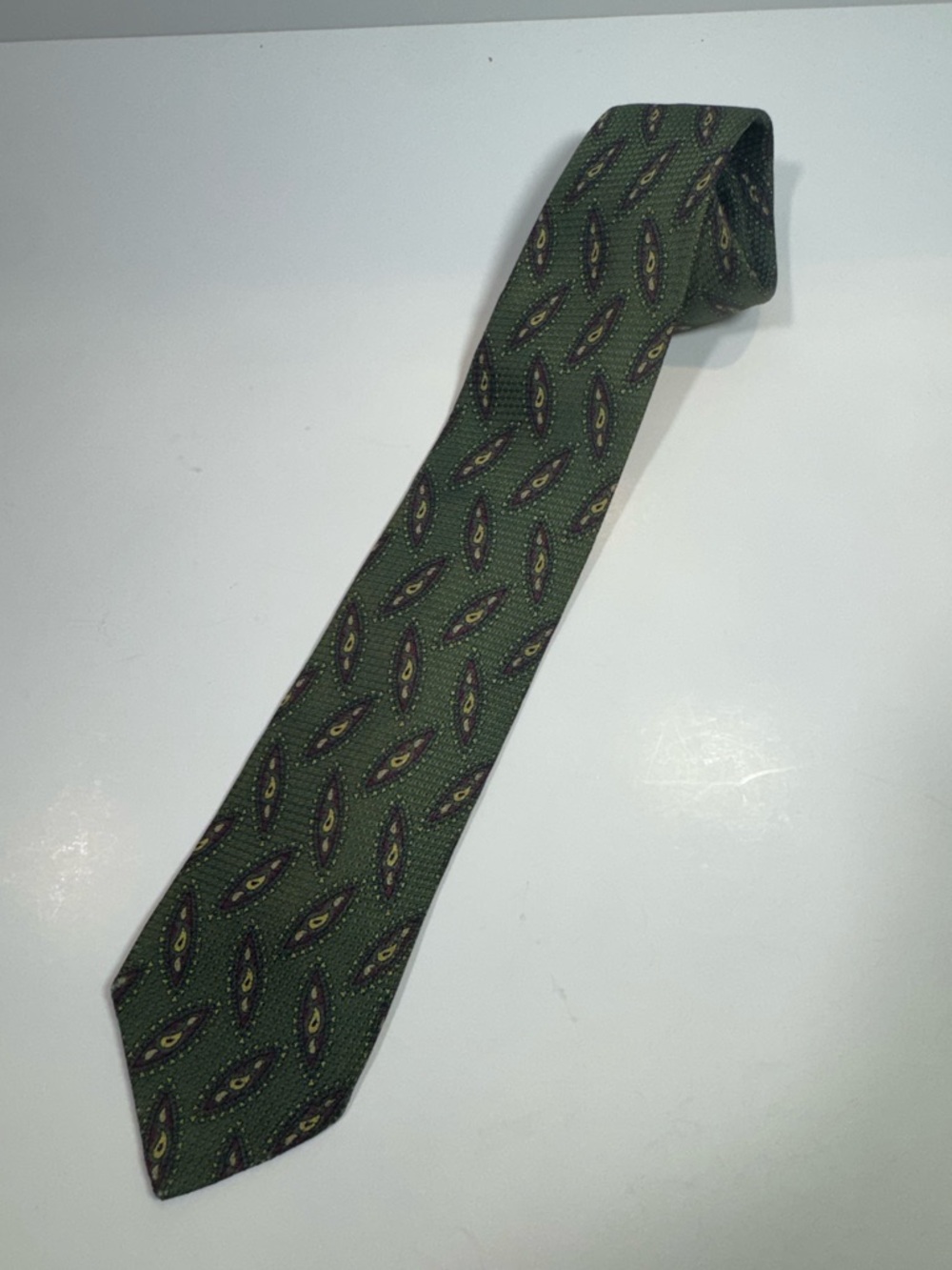 Chanel Men's Green Patterned Paisley Silk Tie - Picture 5 of 6